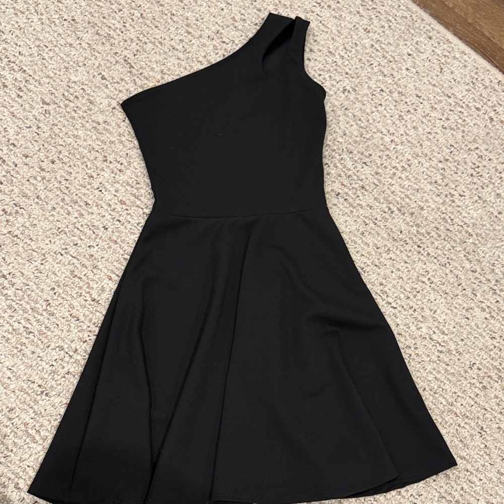 Stylish Black One-Shoulder Tween Dress